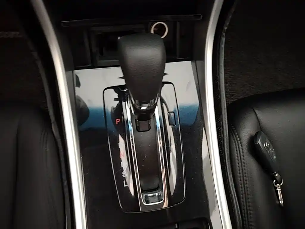 Honda Accord 2017 — фото 14