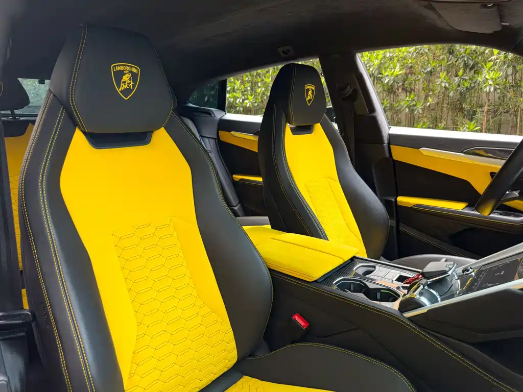 Lamborghini Urus 2019 — фото 18