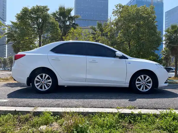 Roewe 360 2017