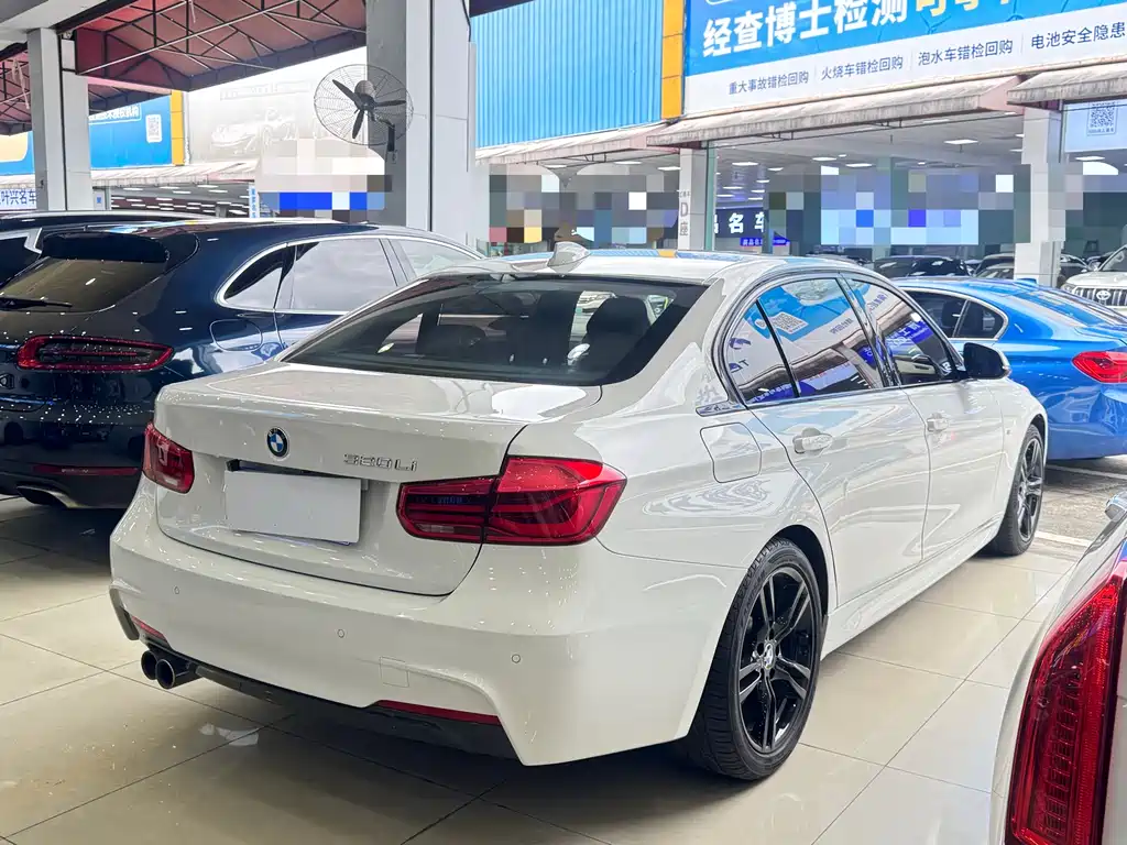 BMW 3 Series 2018 — фото 15
