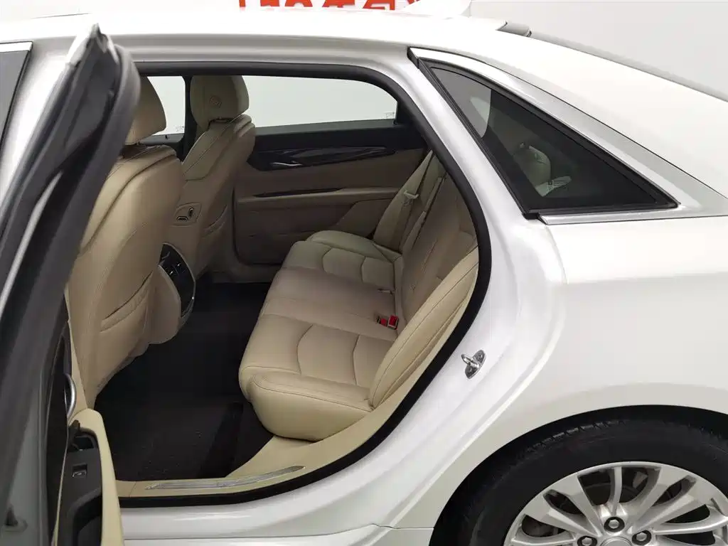 Cadillac CT6 2017 — фото 15
