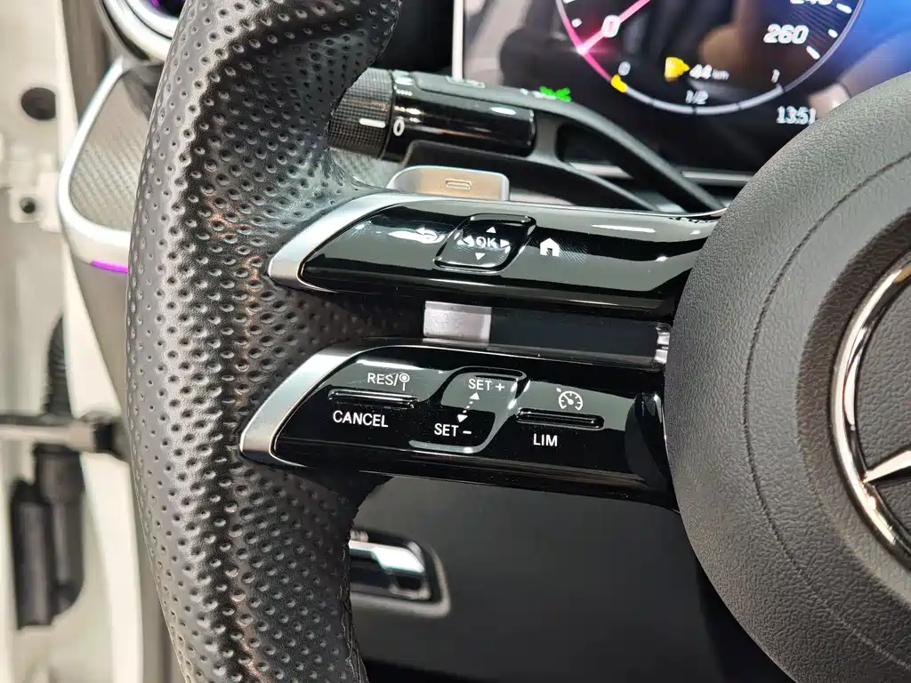 Mercedes-Benz C-Class 2024 — фото 15