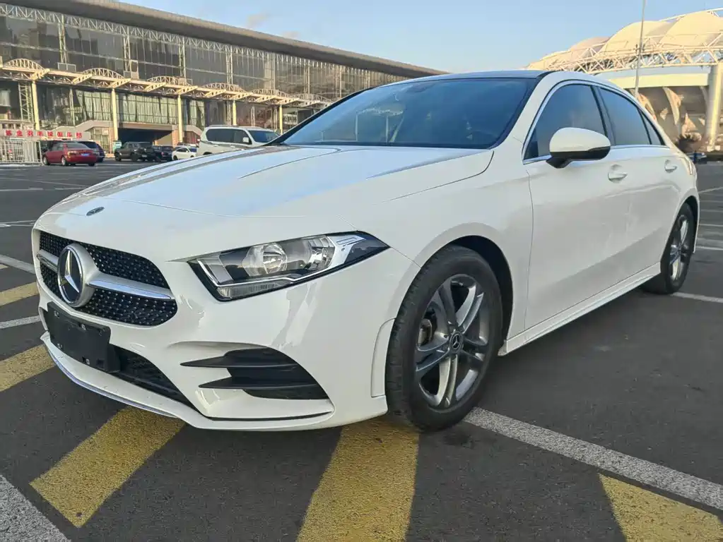 Mercedes-Benz A-Class 2021 — фото 1