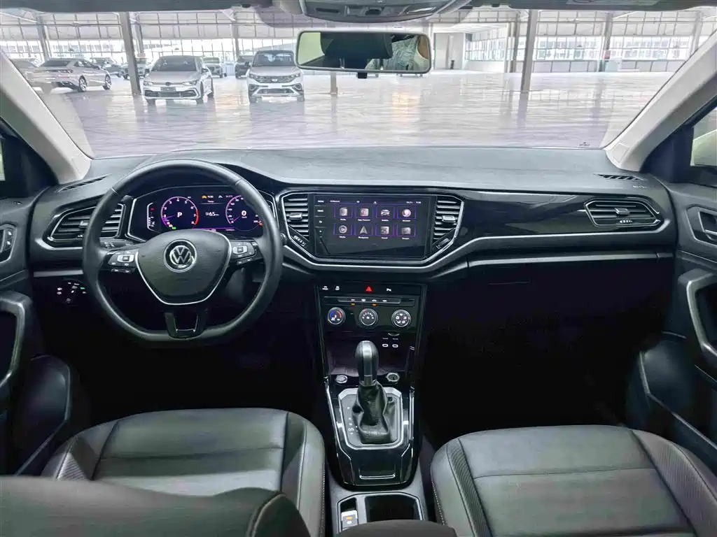 Volkswagen T-Roc 2023 — фото 11