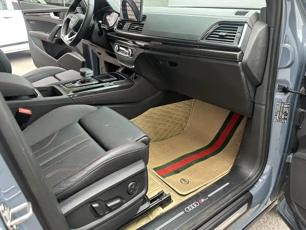 Audi Q5L Sportback 2023 — фото 25