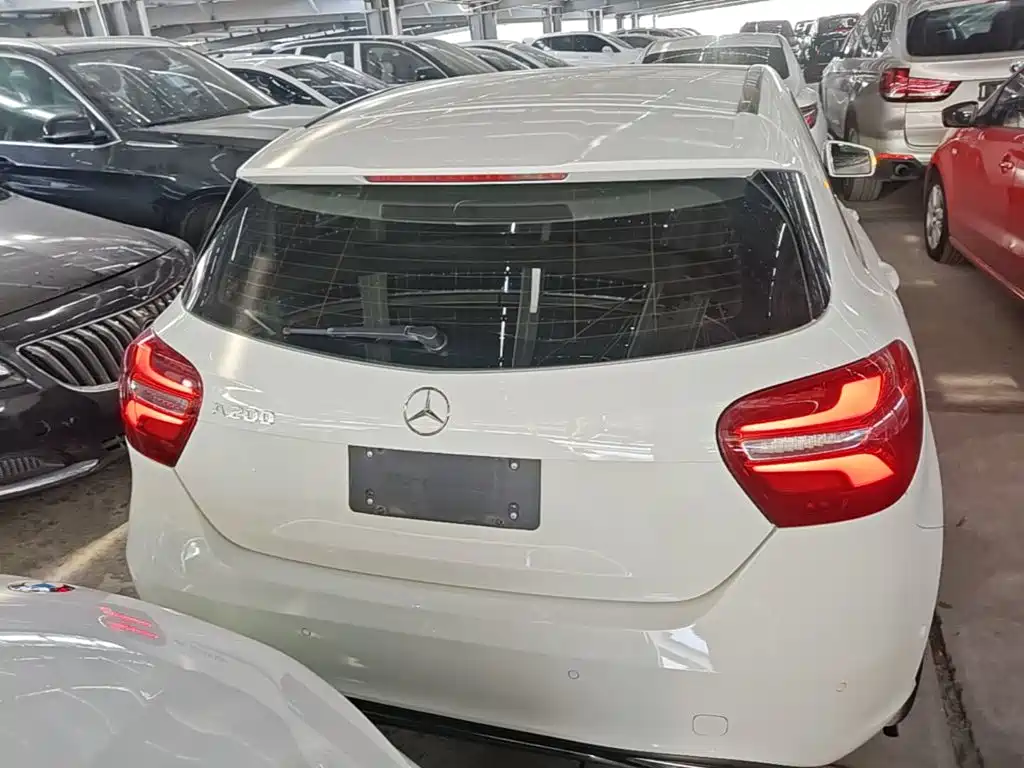 Mercedes-Benz A-Class 2017 — фото 6