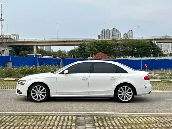 Audi A4L 2016
