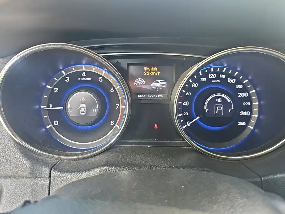 Hyundai Sonata 2012 — фото 14