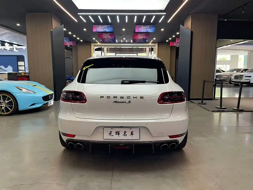 Porsche Macan 2018 — фото 18
