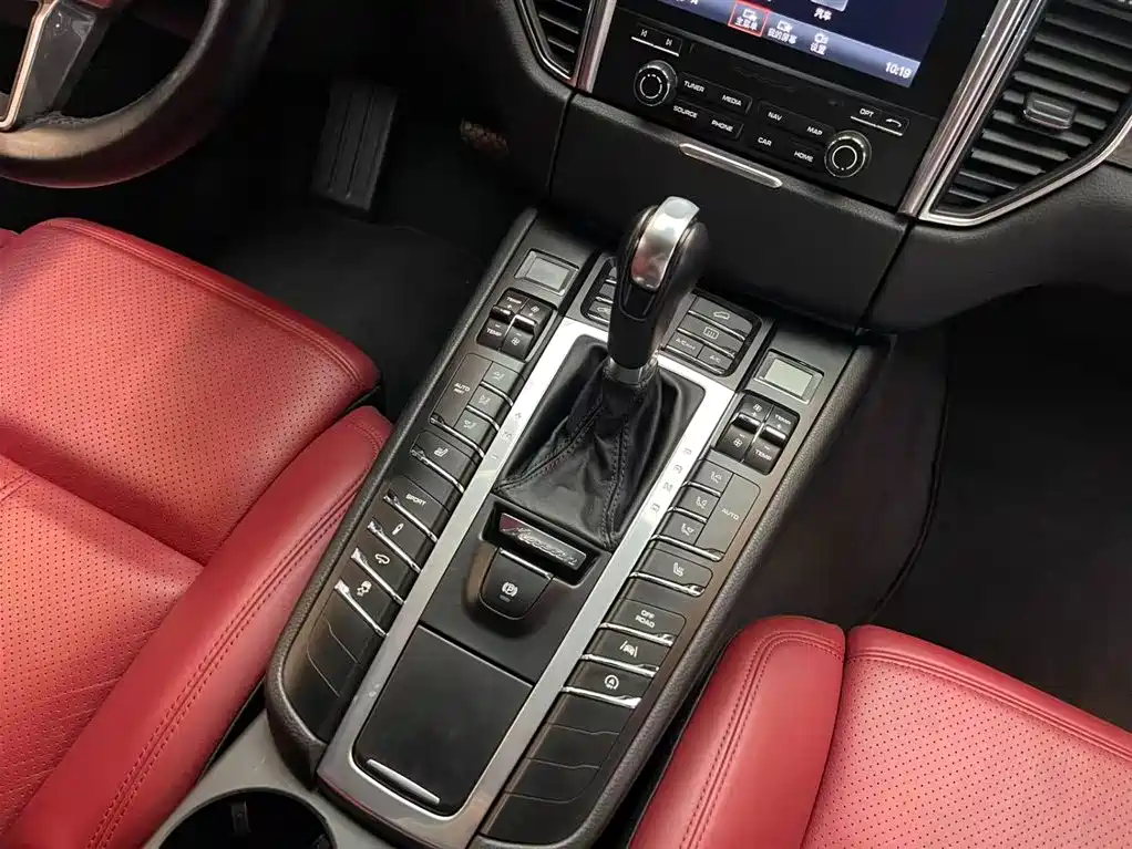 Porsche Macan 2018 — фото 15
