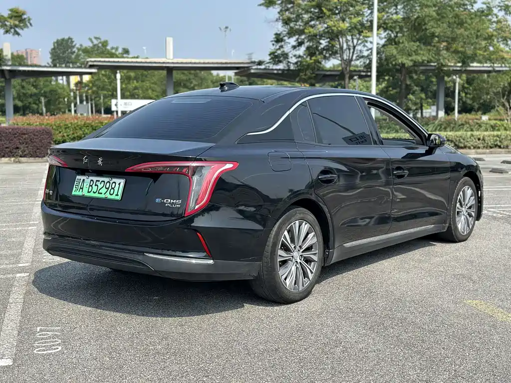Hongqi E-QM5 2023 — фото 8