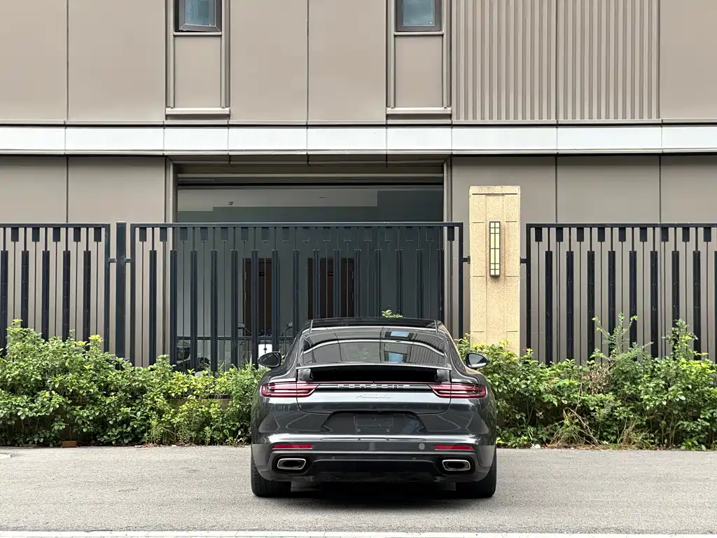 Porsche Panamera 2018 — фото 5