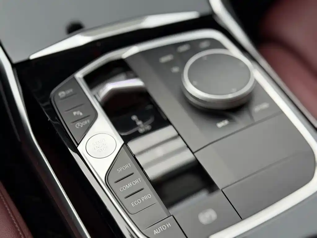 BMW 3 Series 2024 — фото 12