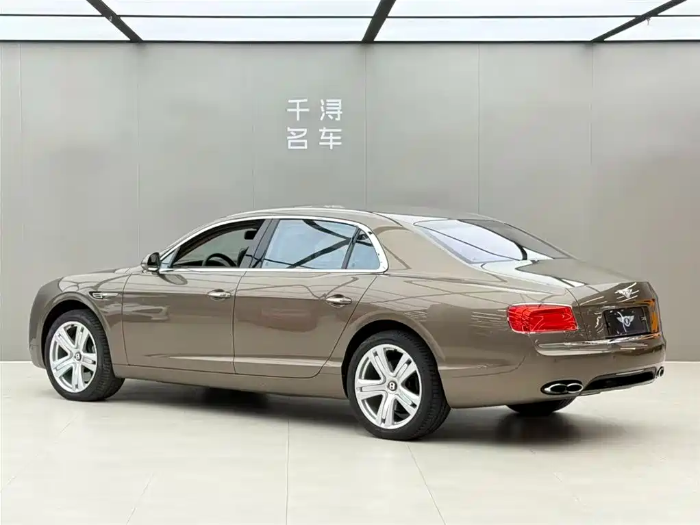 Bentley Flying Spur 2015 — фото 14