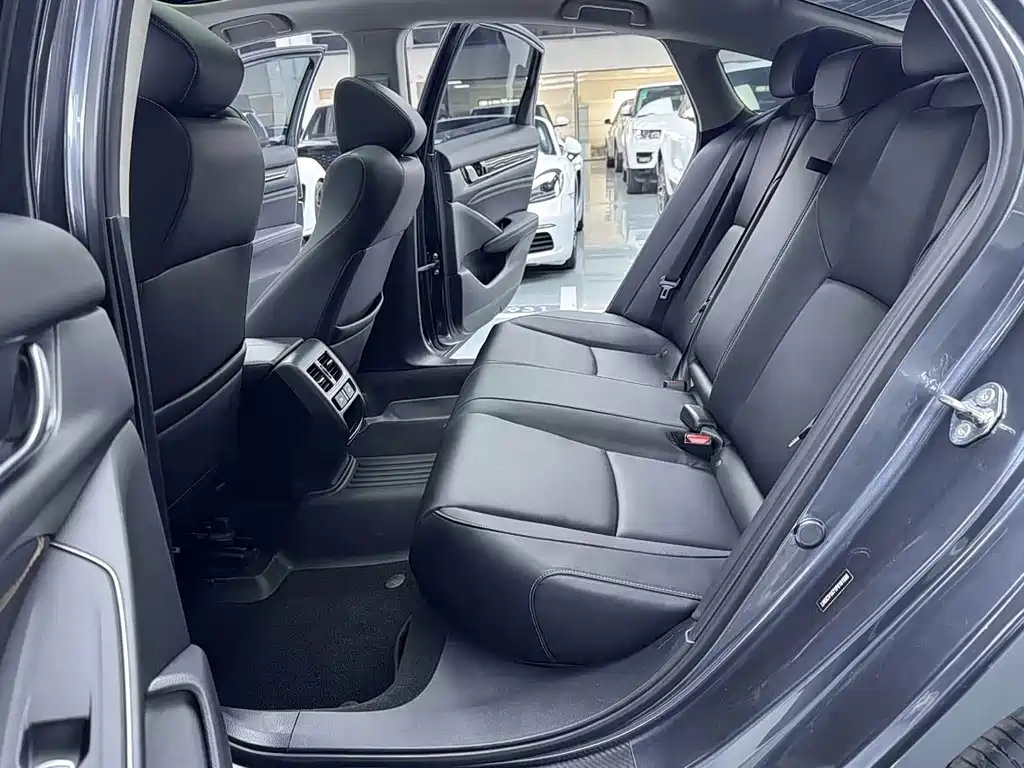 Honda Accord 2022 — фото 16