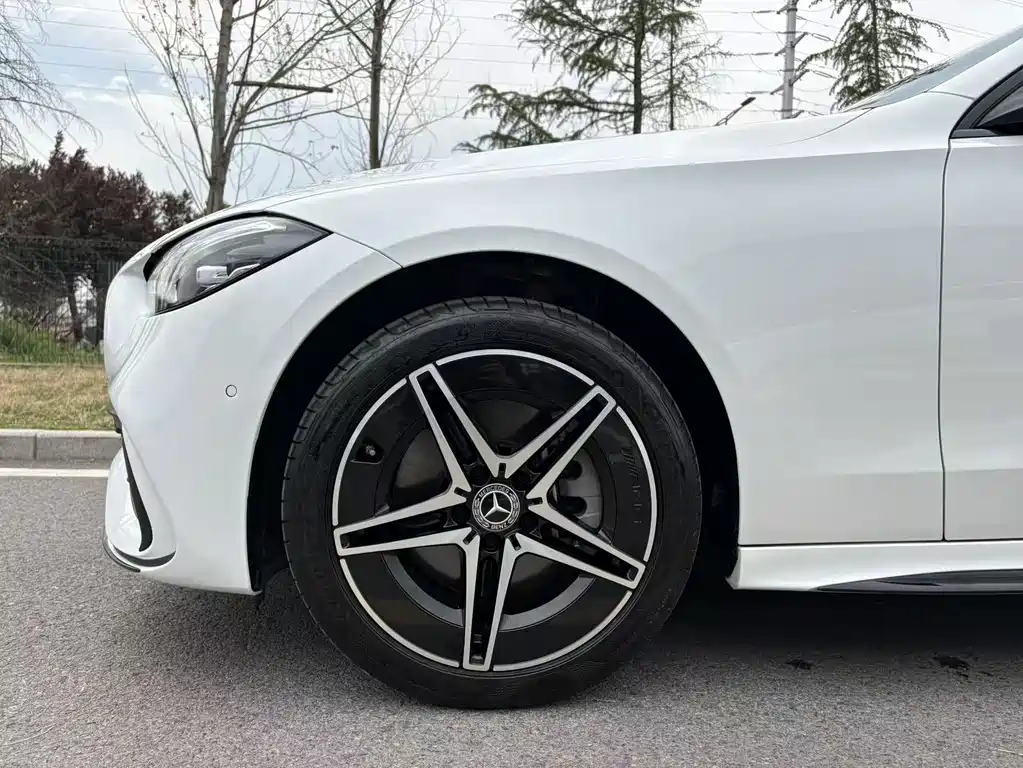 Mercedes-Benz C-Class 2023 — фото 5
