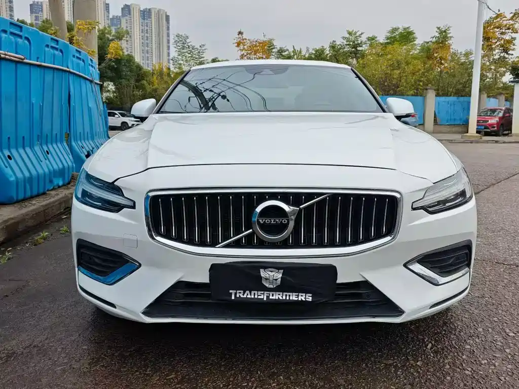 Volvo S60 2021 — фото 2