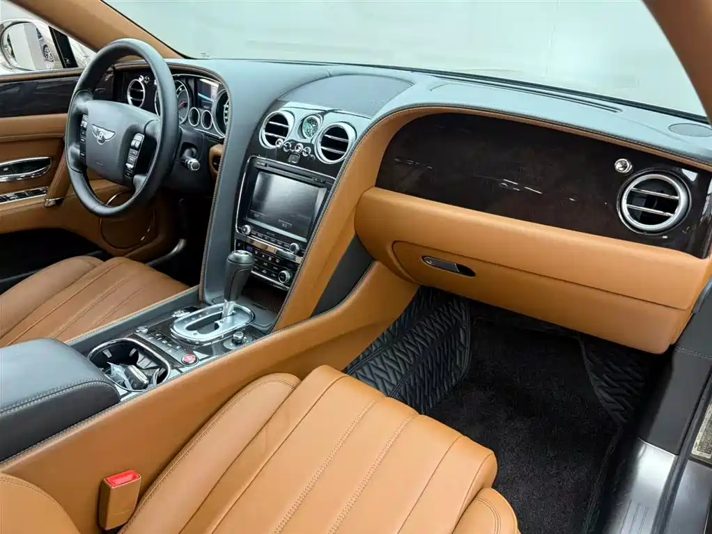 Bentley Flying Spur 2015 — фото 10