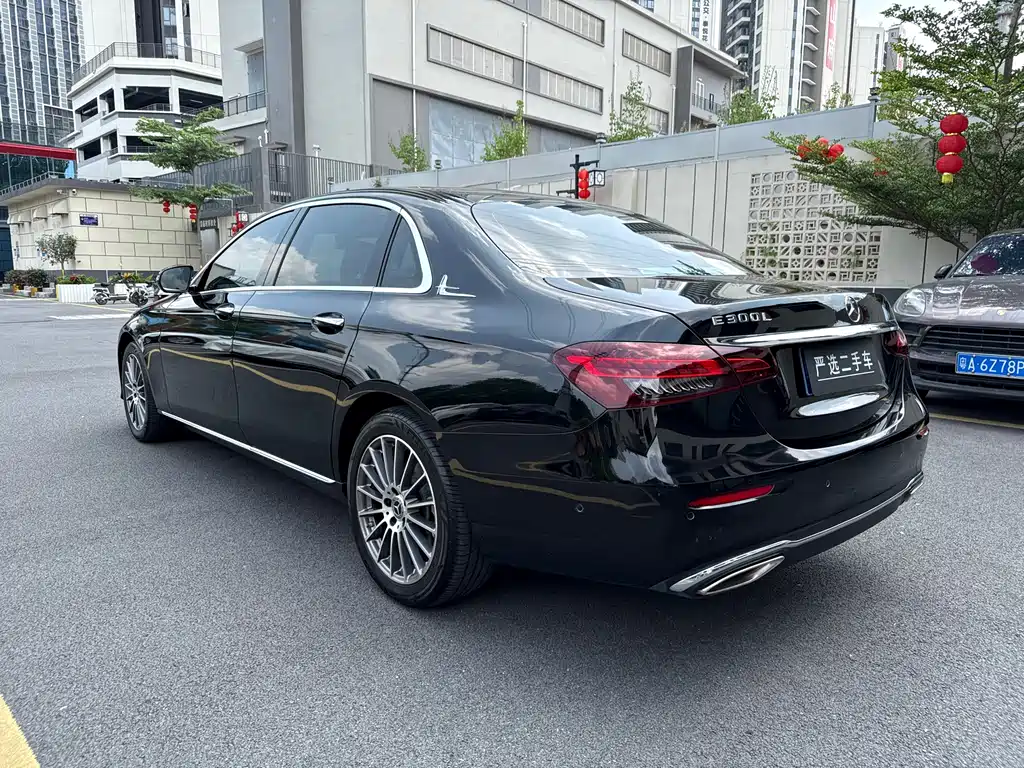 Mercedes-Benz E-Class 2022 — фото 15