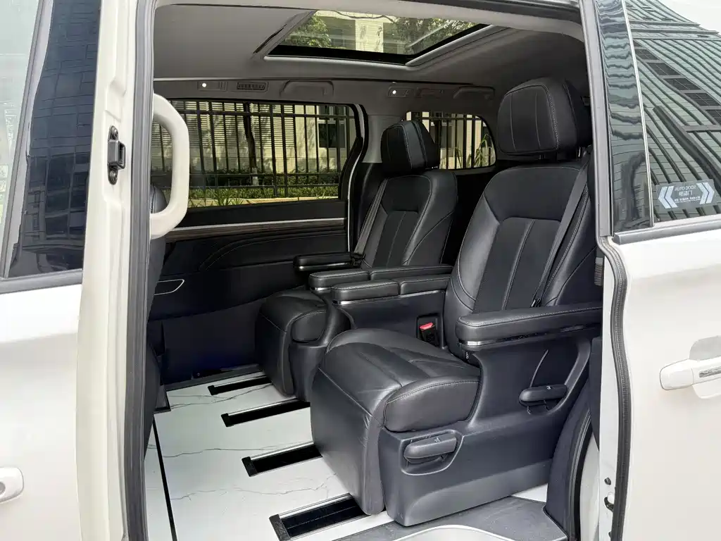 GAC Motor Trumpchi M8 2021 — фото 16
