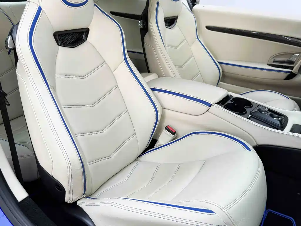 Maserati GranTurismo 2015 — фото 15