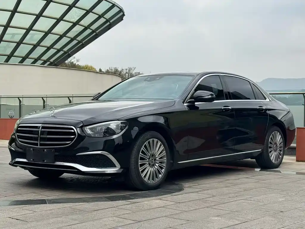 Mercedes-Benz E-Class 2022 — фото 1