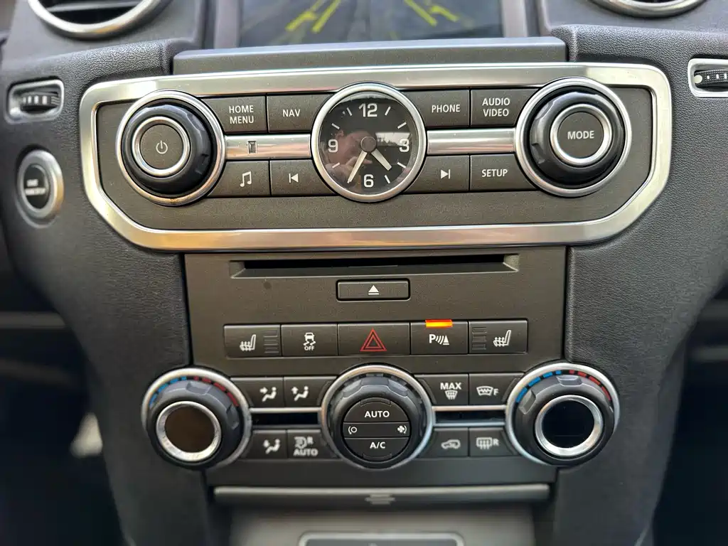 Land Rover Discovery 2016 — фото 25