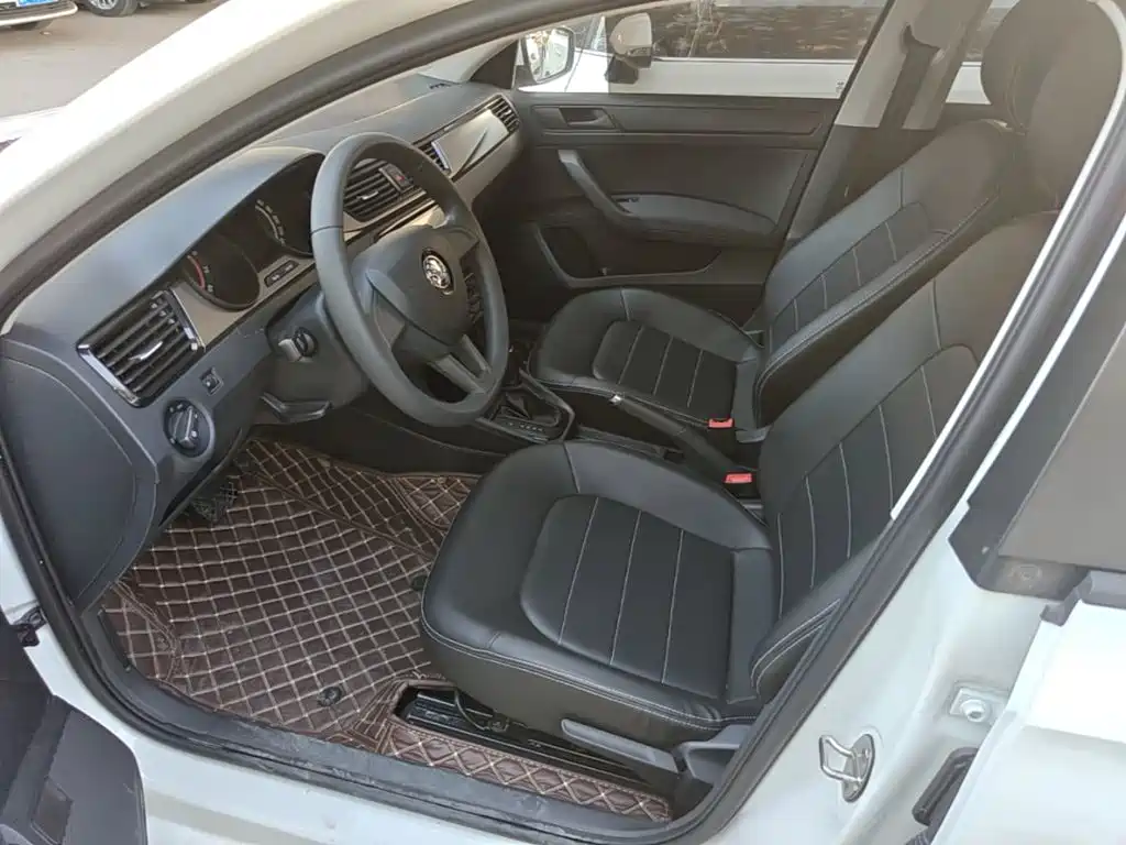 Skoda Rapid Spaceback 2021 — фото 15