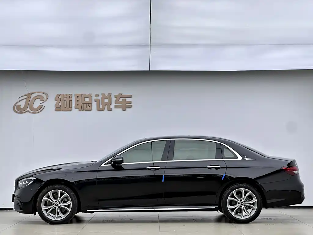 Mercedes-Benz E-Class 2023 — фото 4