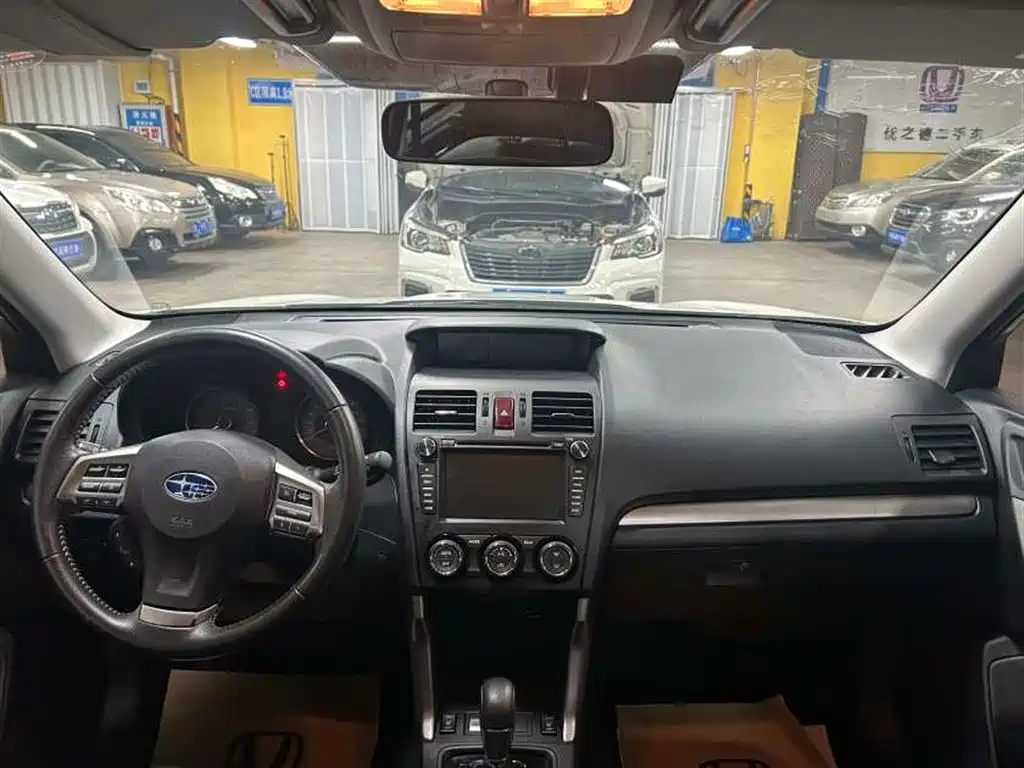 Subaru Forester 2015 — фото 12