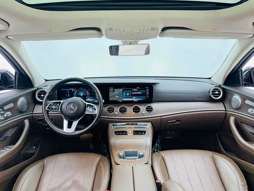 Mercedes-Benz E-Class 2019 — фото 16
