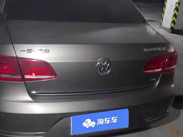 Volkswagen Magotan 2015