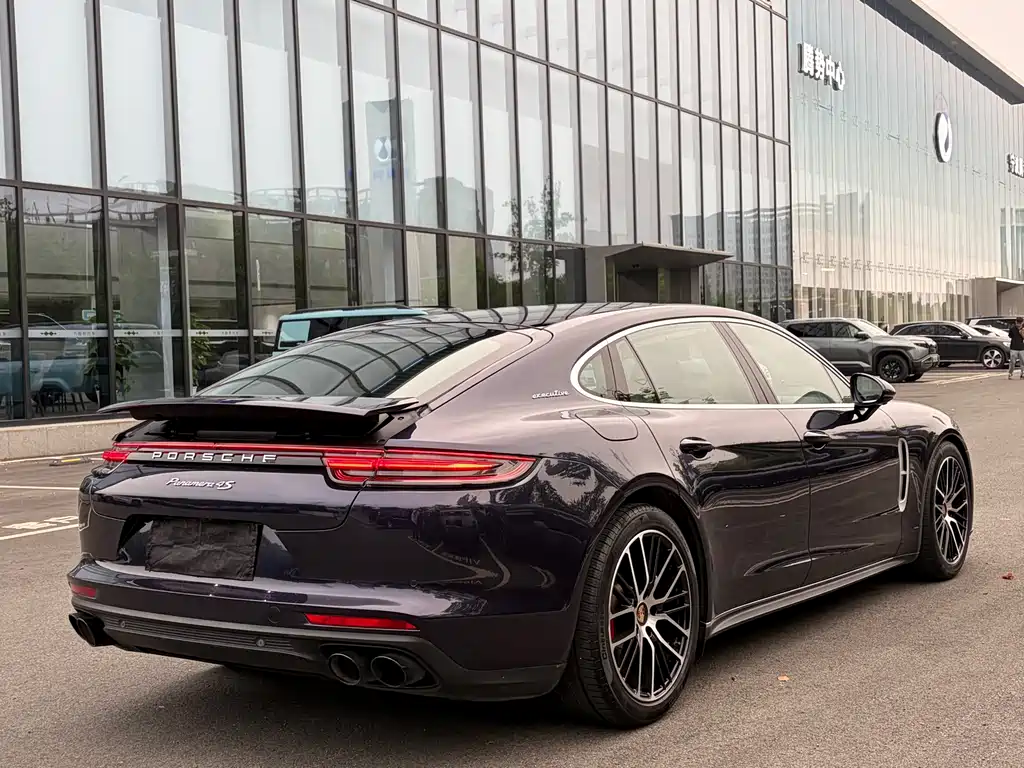 Porsche Panamera 2018 — фото 18