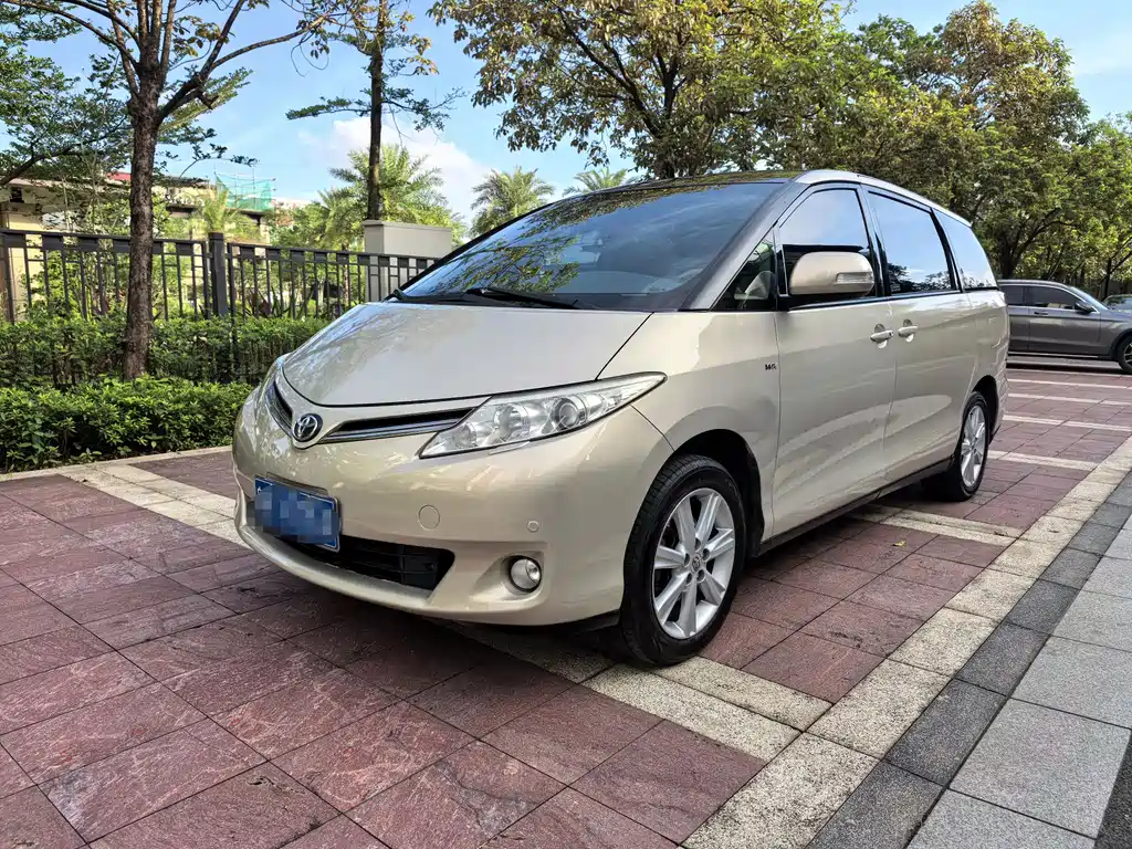 Toyota Previa 2012 — фото 2