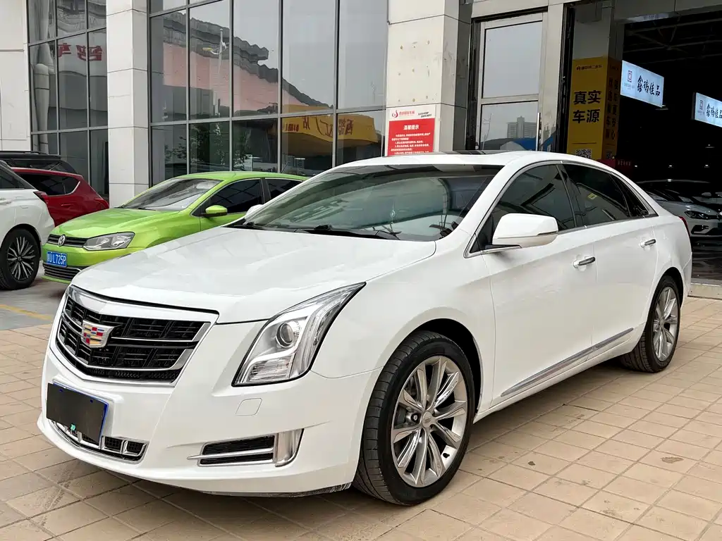 Cadillac XTS 2015 — фото 1