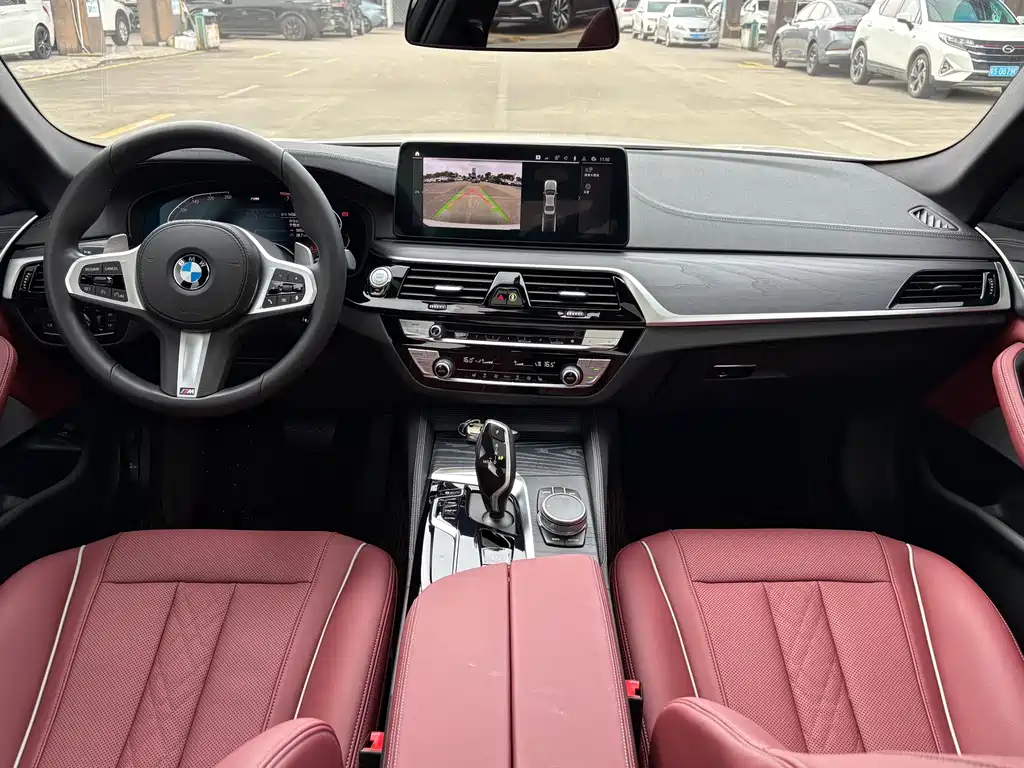BMW 5 Series 2021 — фото 9