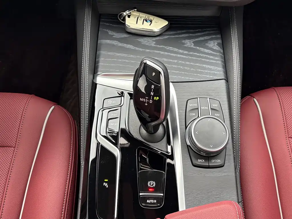 BMW 5 Series 2021 — фото 14