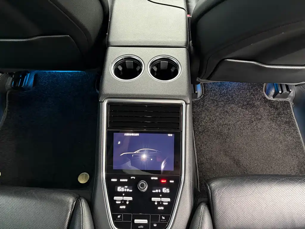Porsche Panamera 2018 — фото 12