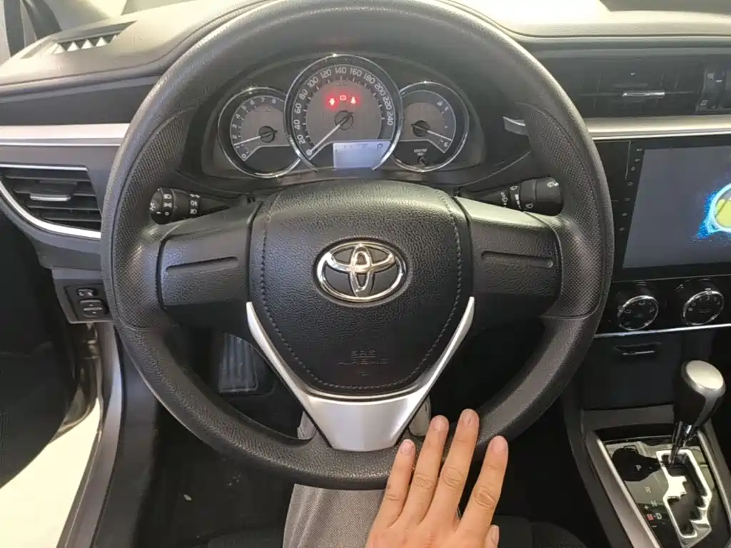 Toyota Corolla 2018 — фото 11