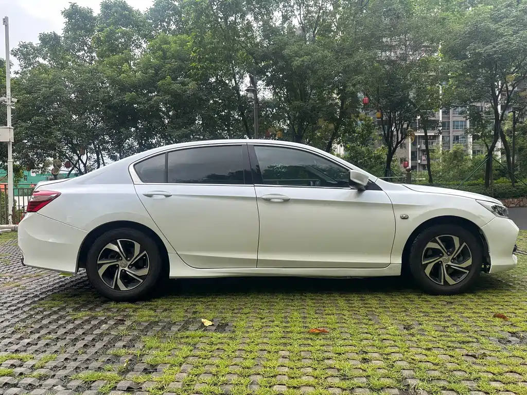 Honda Accord 2017 — фото 4