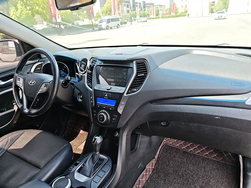 Hyundai Santa Fe 2015 — фото 7