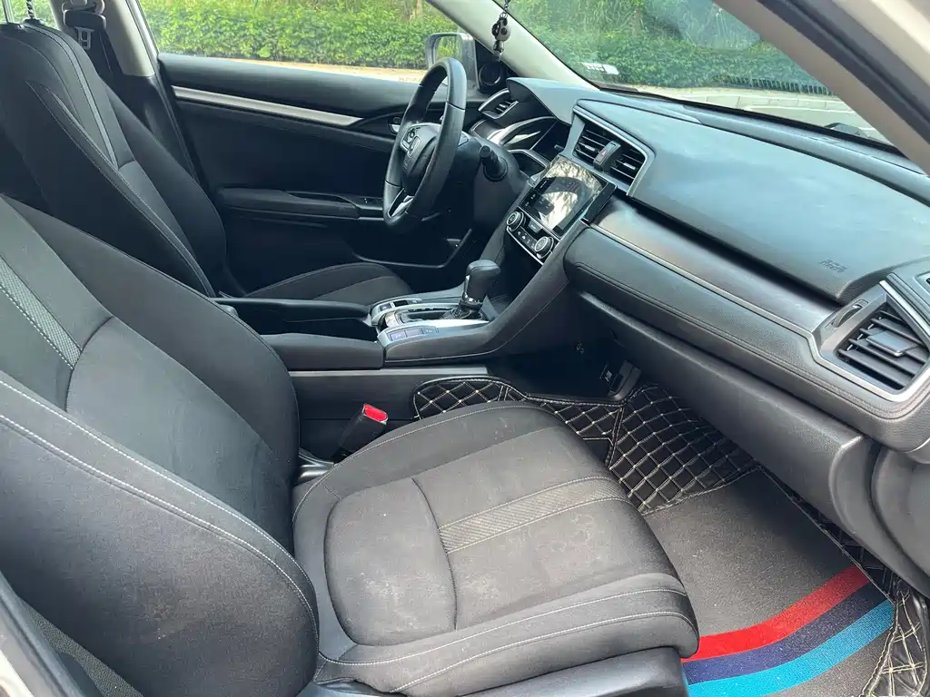 Honda Civic 2019 — фото 12
