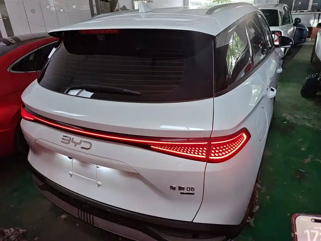BYD Seal 05 DM-i 2025 — фото 6