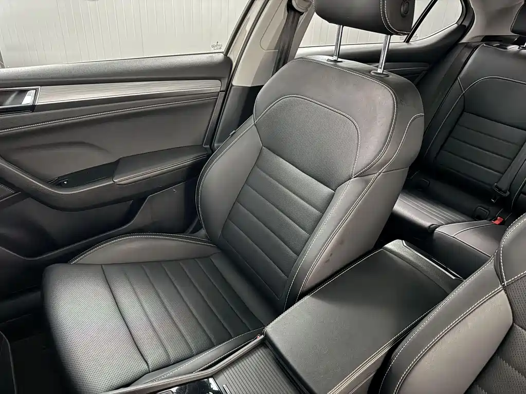 Skoda Superb 2022 — фото 15