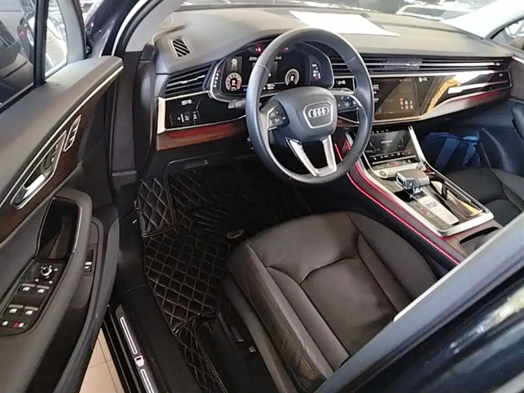 Audi Q7 2021 — фото 16