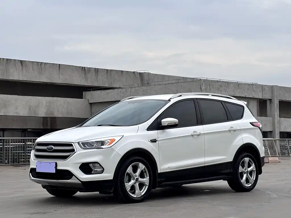 Ford Kuga 2017 — фото 1