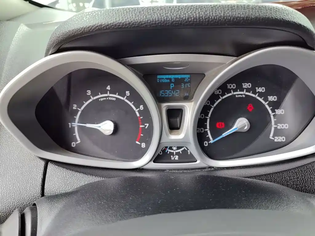 Ford Ecosport 2016 — фото 12