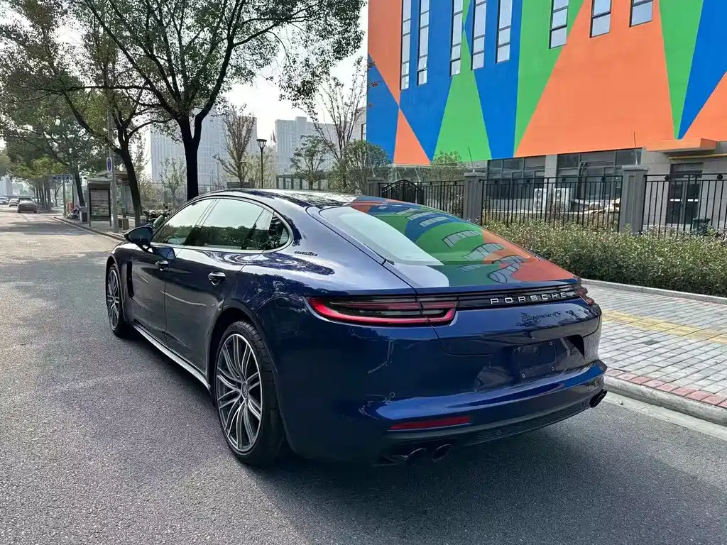 Porsche Panamera 2018 — фото 9