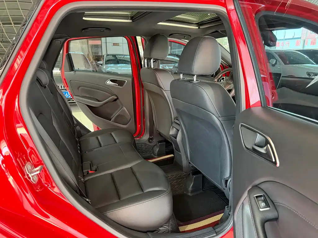 Mercedes-Benz B-Class 2018 — фото 10