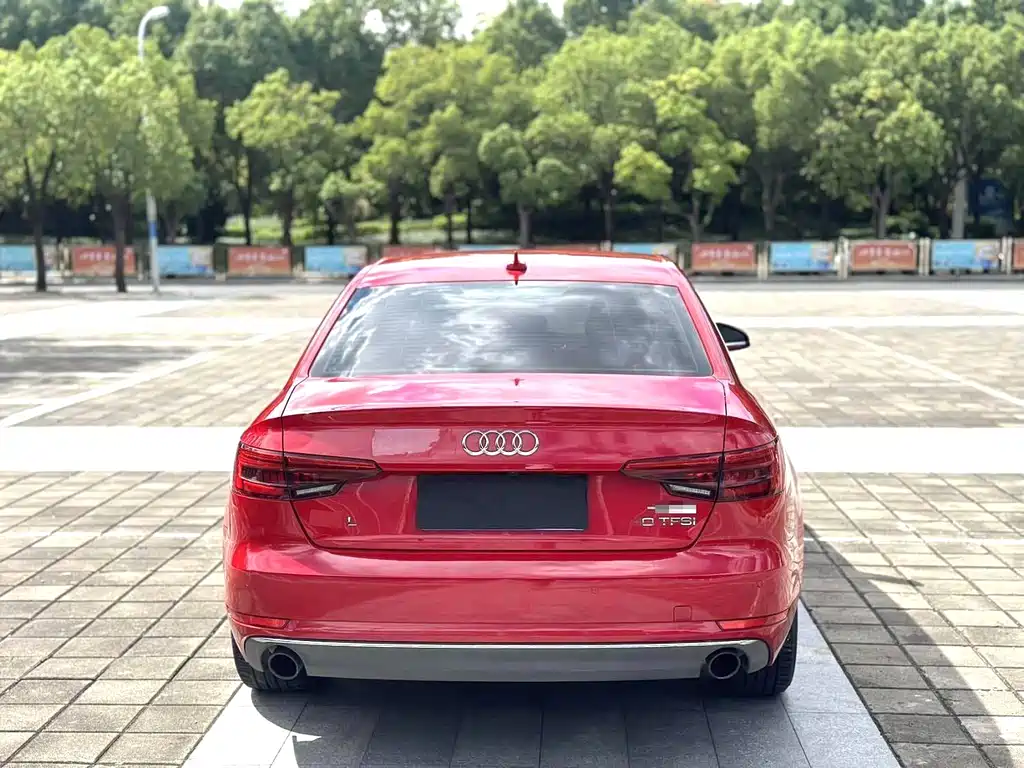 Audi A4L 2018 — фото 8